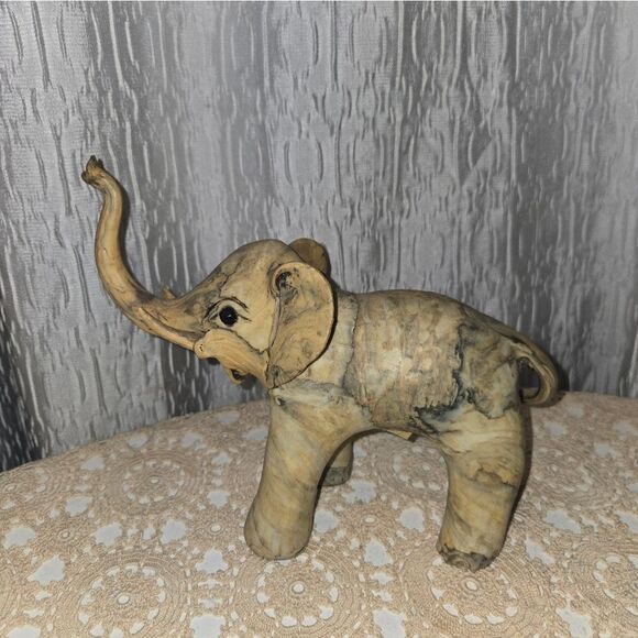 handcraft crushed oyster shell elephant figure 7x6 - Picture 1 of 7